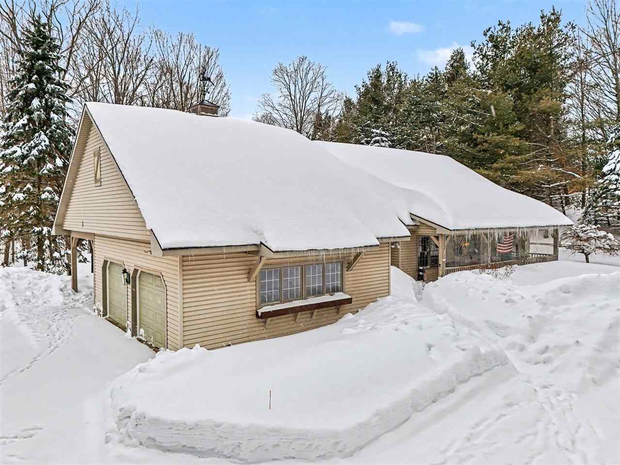 2670 Larks Lake Harbor Springs MI 49740