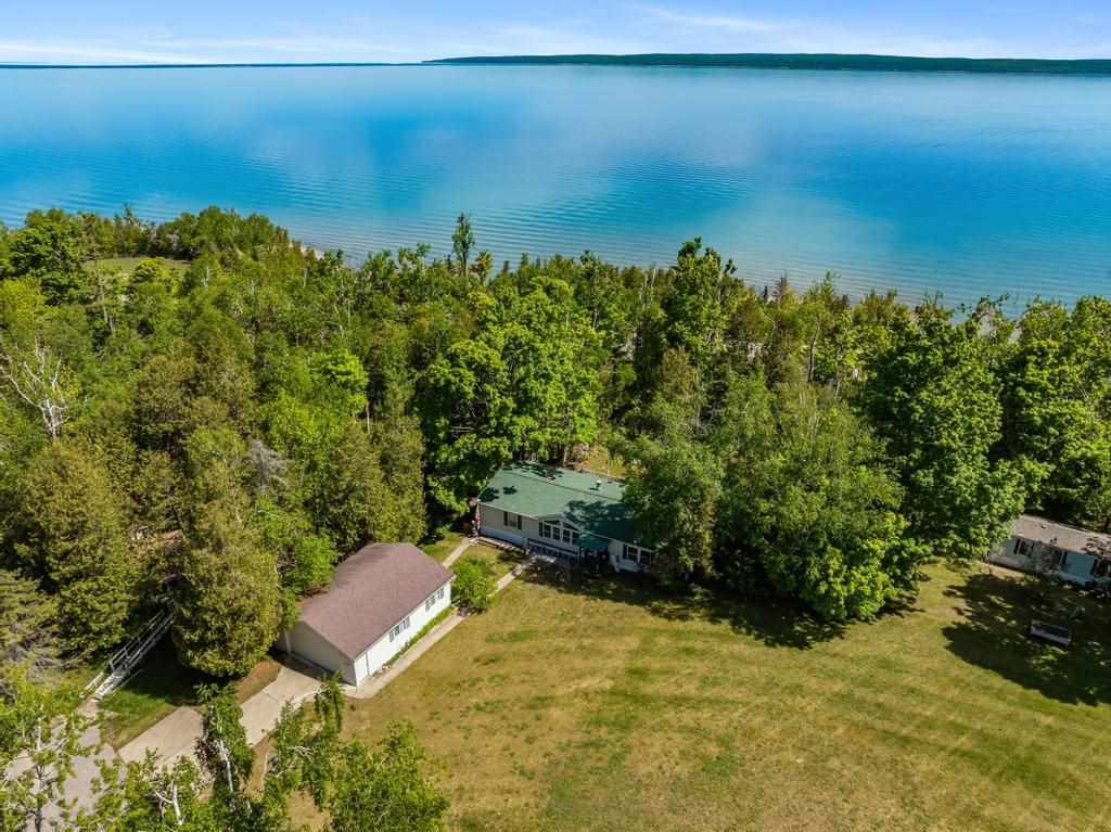 07525 Karlee Court Charlevoix MI 49720