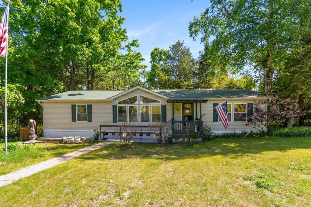 07525 Karlee Court Charlevoix MI 49720