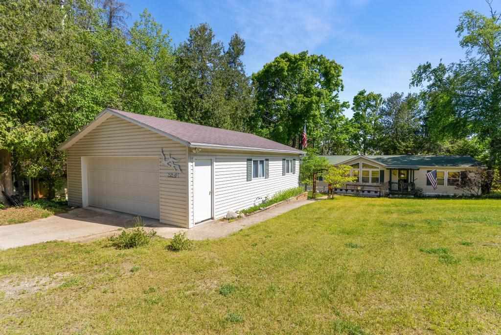 07525 Karlee Court Charlevoix MI 49720