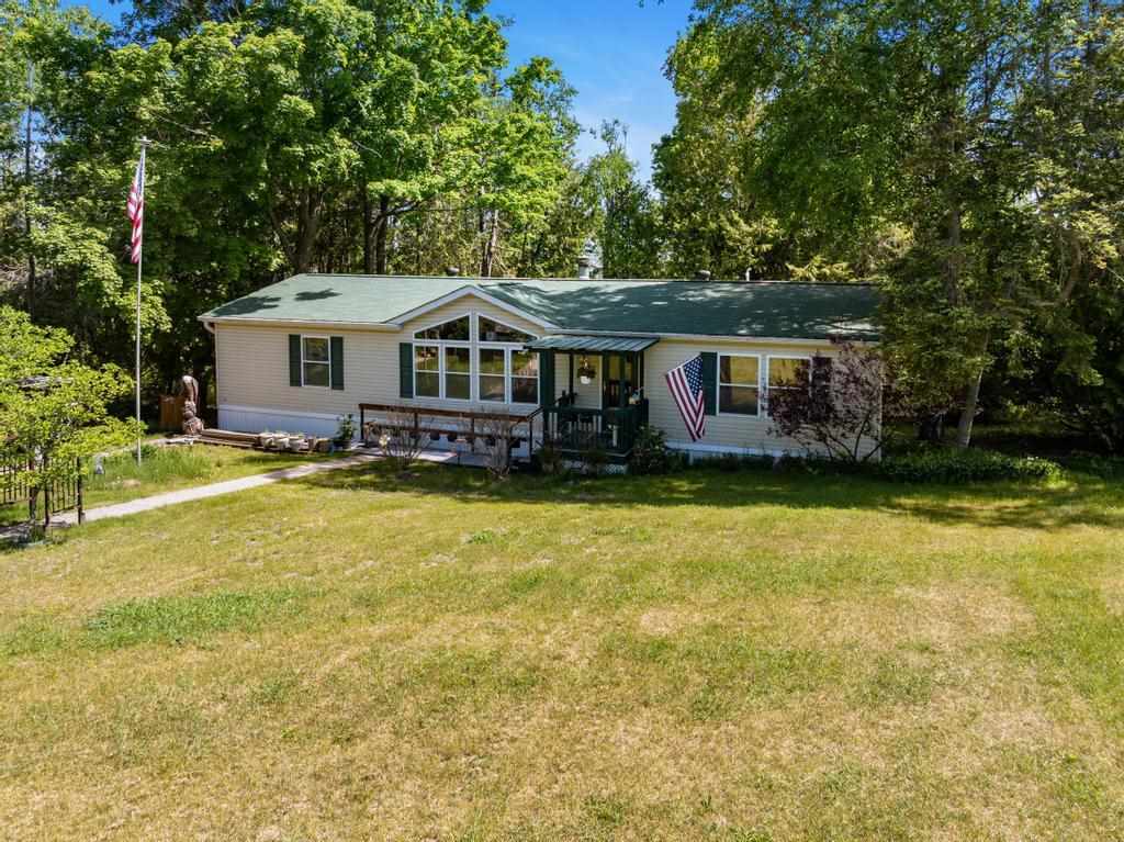 07525 Karlee Court Charlevoix MI 49720