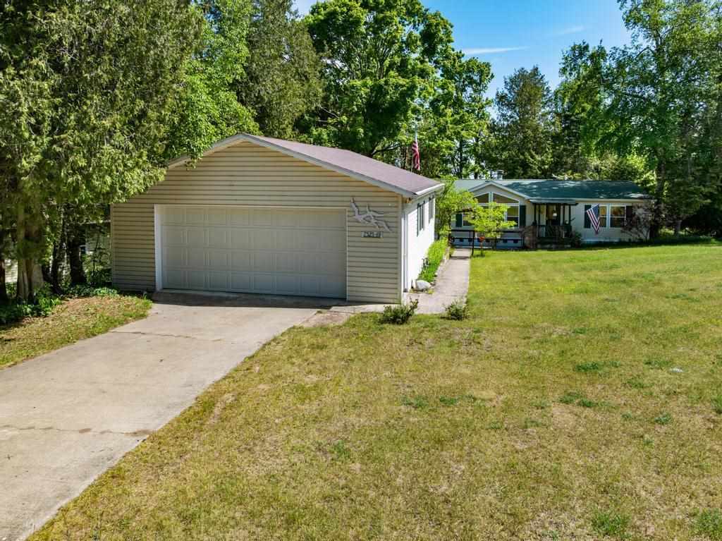 07525 Karlee Court Charlevoix MI 49720