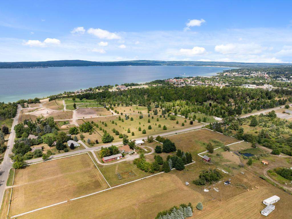 2035 W Sheridan Road Petoskey MI 49770