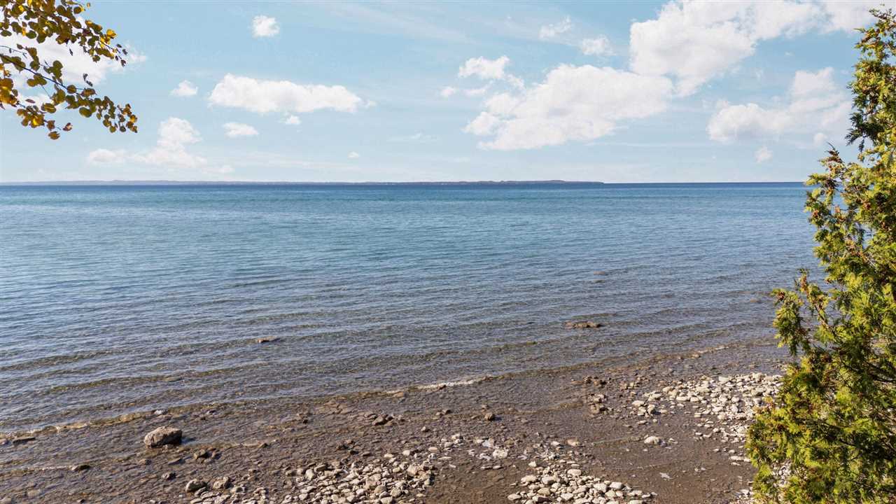 11269 Lakeshore Drive Charlevoix MI 49720
