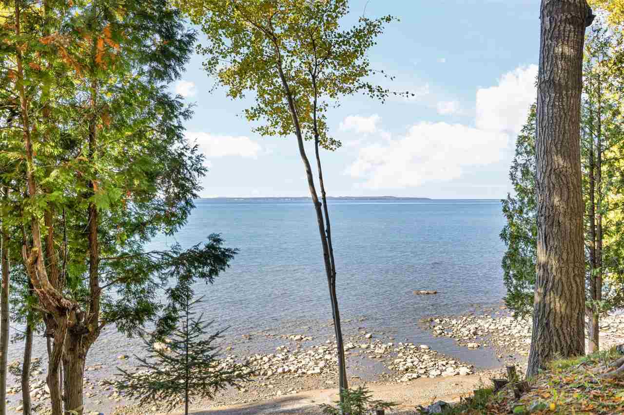 11269 Lakeshore Drive Charlevoix MI 49720
