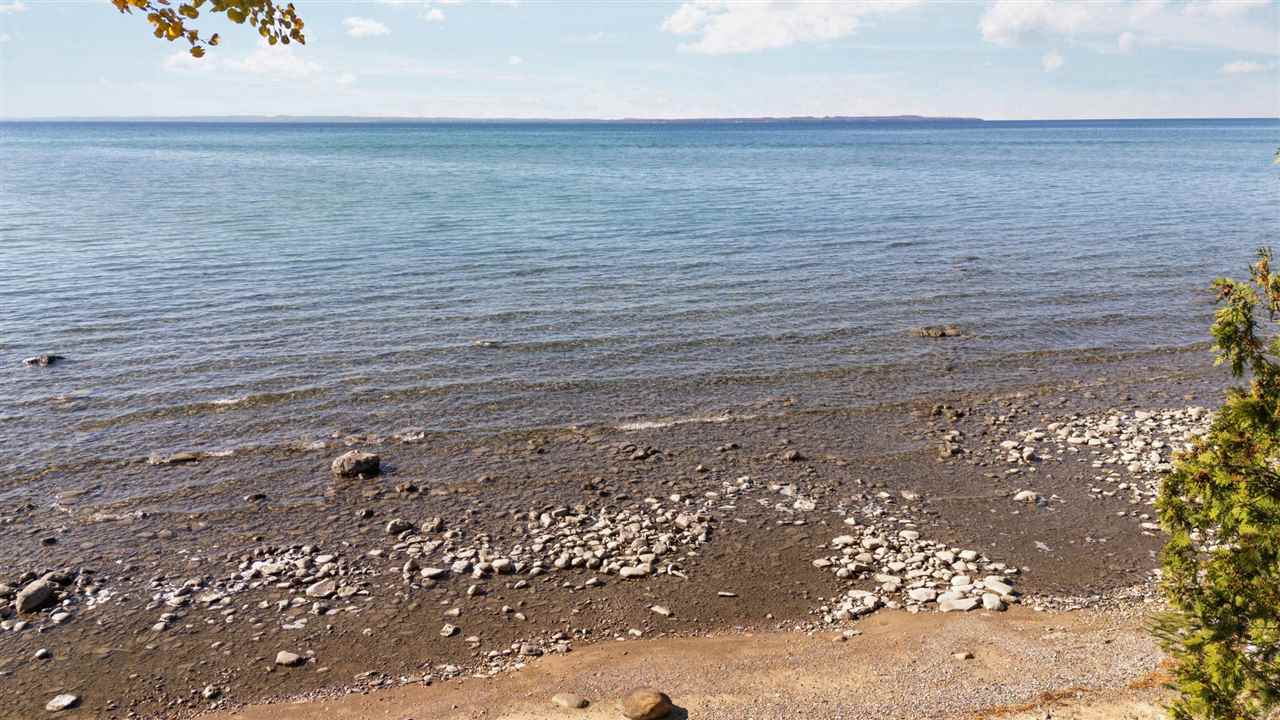 11269 Lakeshore Drive Charlevoix MI 49720
