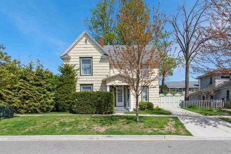 313 Summit Street Petoskey MI 49770