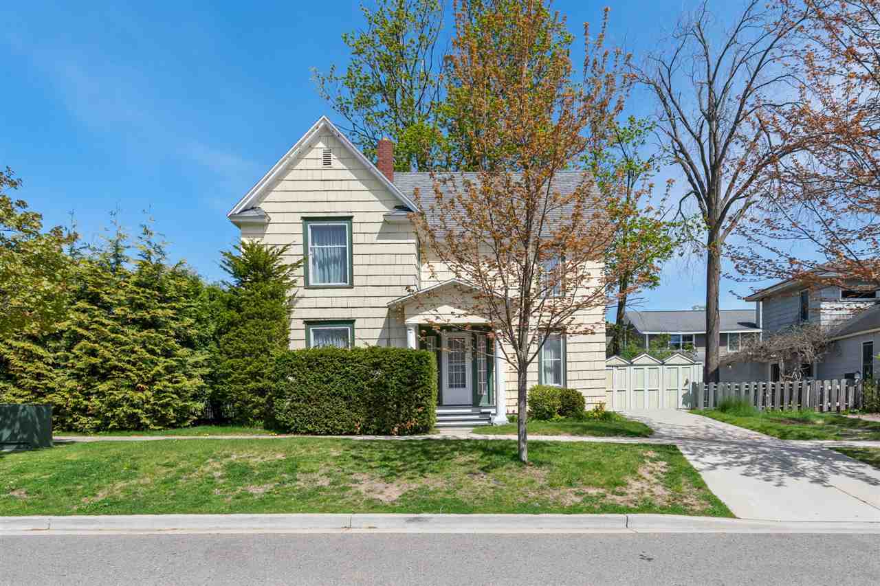 313 Summit Street Petoskey MI 49770