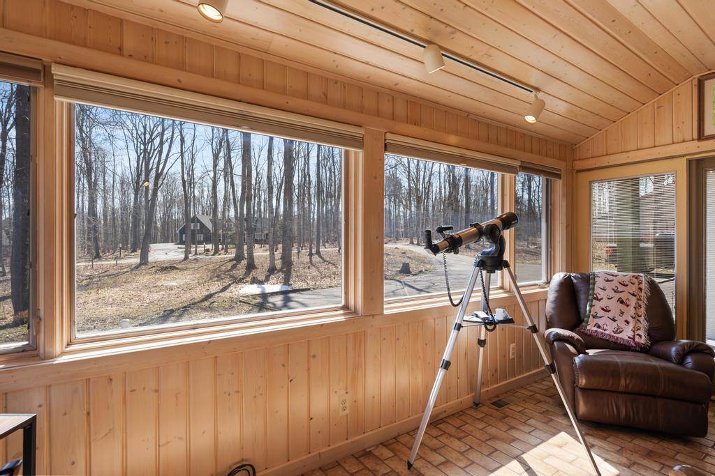 2364 Pinecrest Harbor Springs MI 49740