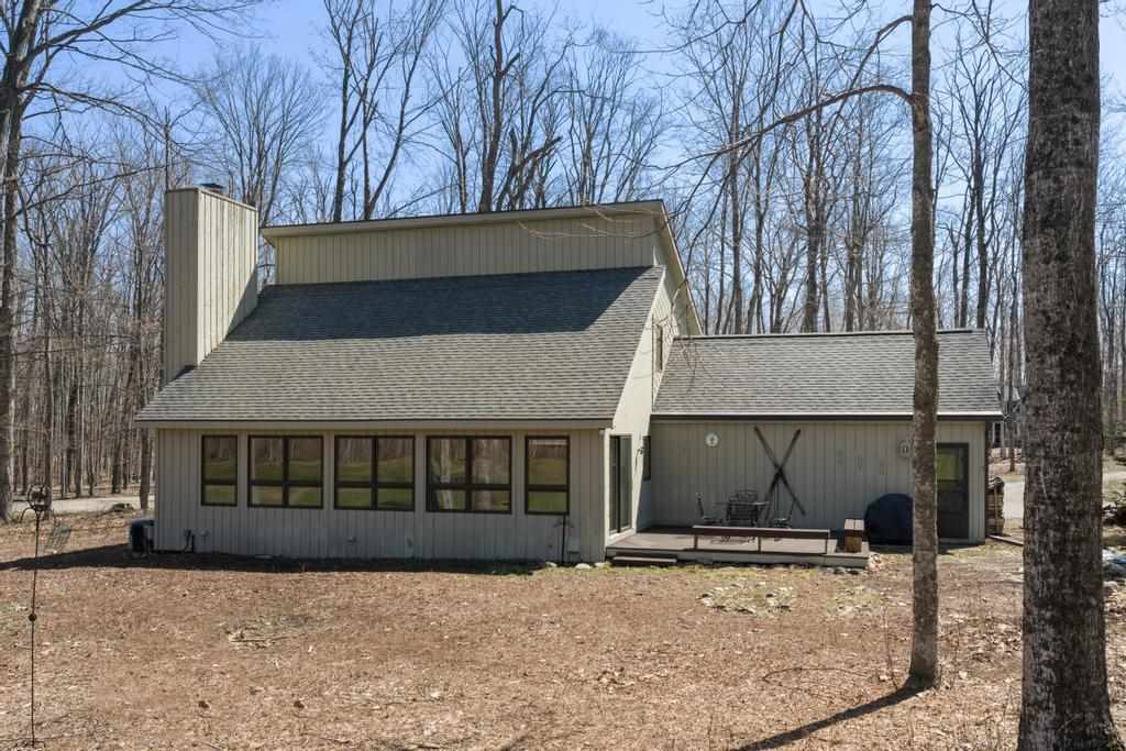 2364 Pinecrest Harbor Springs MI 49740