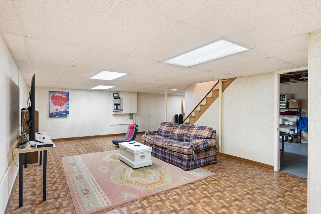 2364 Pinecrest Harbor Springs MI 49740