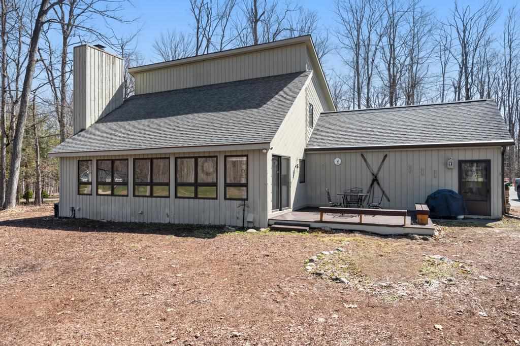 2364 Pinecrest Harbor Springs MI 49740