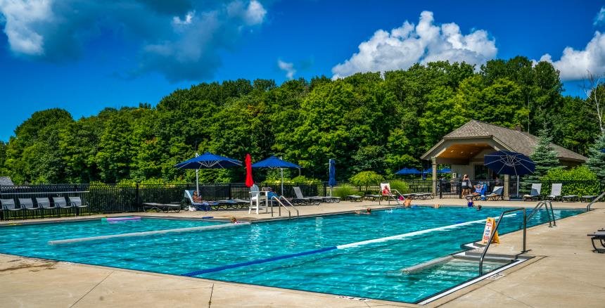 2364 Pinecrest Harbor Springs MI 49740