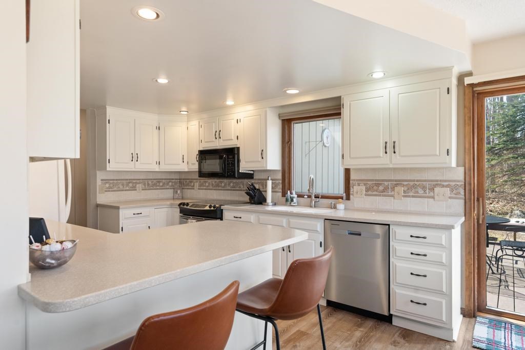 2364 Pinecrest Harbor Springs MI 49740