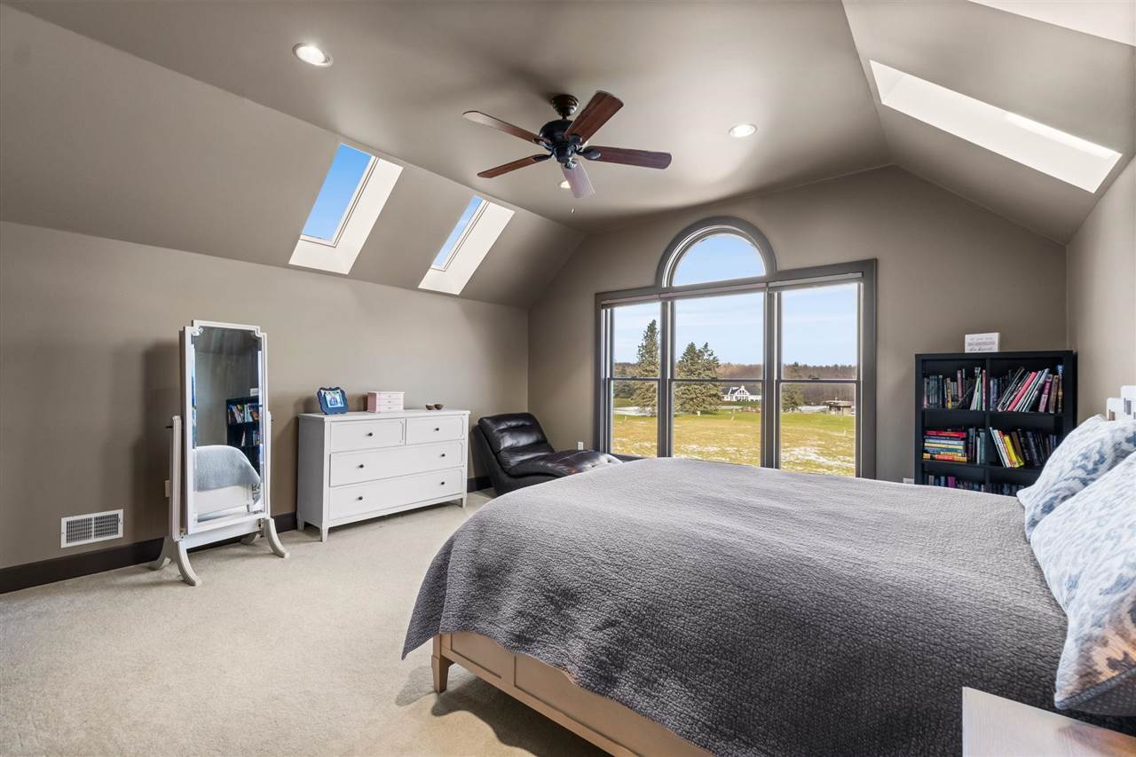 2286 Pinecrest Harbor Springs MI 49740