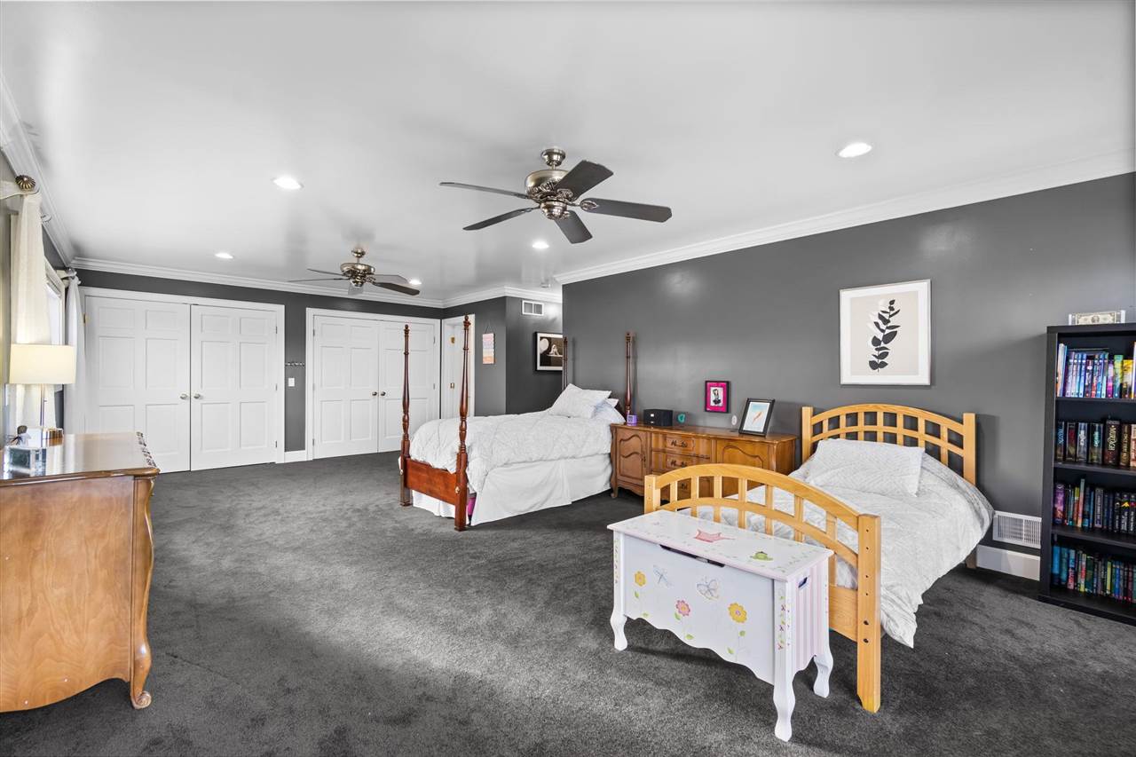 2286 Pinecrest Harbor Springs MI 49740