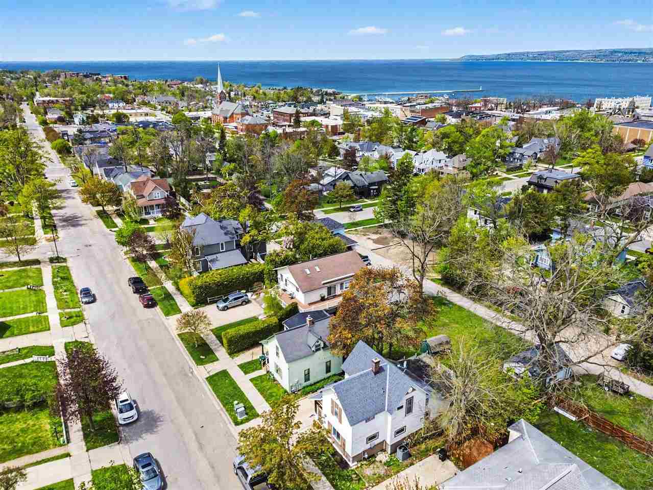 621 Grove Street Petoskey MI 49770