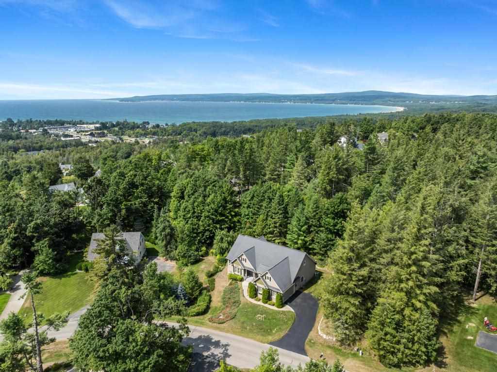 1051 Autumn Lane Petoskey MI 49770