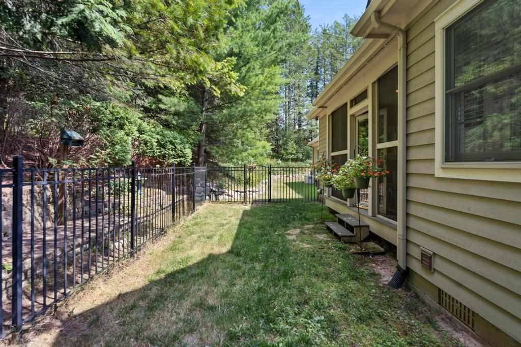 1051 Autumn Lane Petoskey MI 49770
