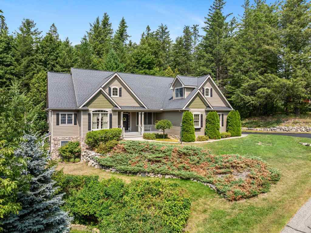 1051 Autumn Lane Petoskey MI 49770