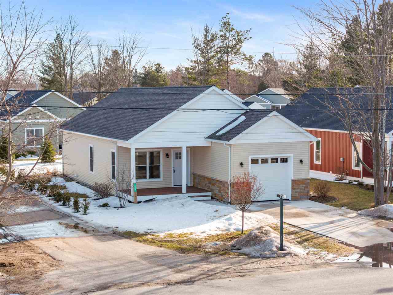 612 Division Charlevoix MI 49720