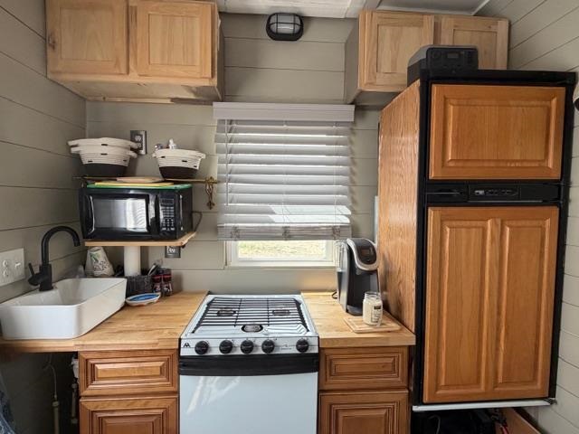 1722 Mcgregor Road Vanderbilt MI 49795