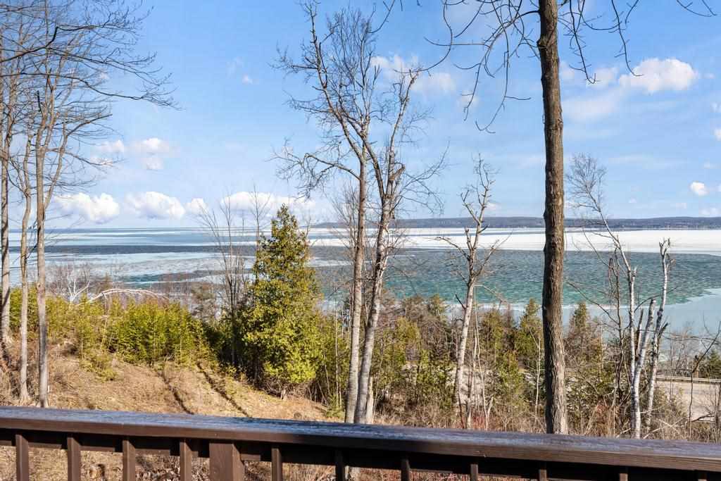 2353 Tor Lane Petoskey MI 49770