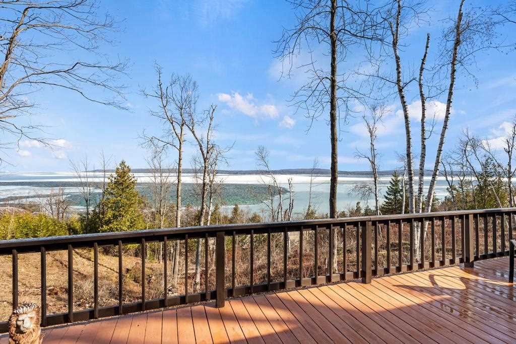 2353 Tor Lane Petoskey MI 49770