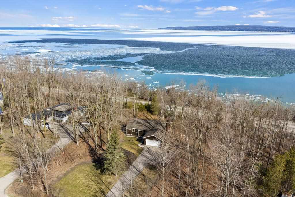 2353 Tor Lane Petoskey MI 49770