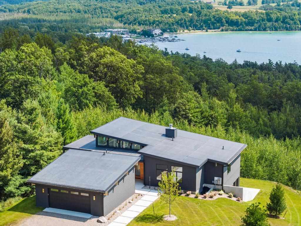 4564 Oak Bluff Walloon Lake MI 49796