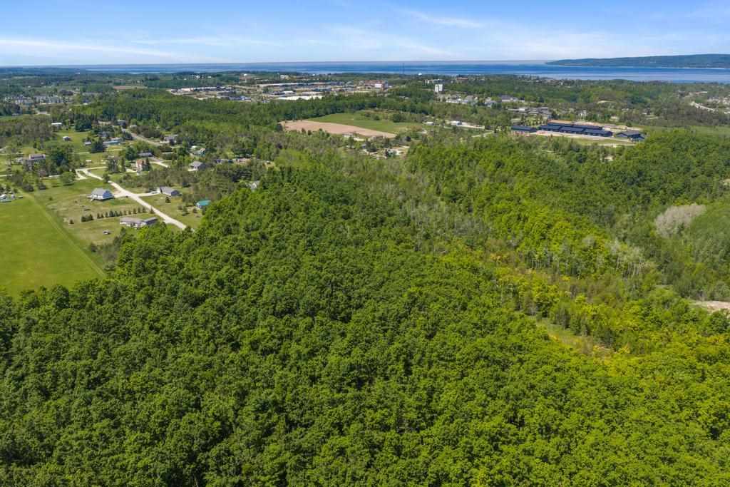 2523 Howard Road Petoskey MI 49740