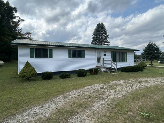 3802 Euclid Avenue Brutus MI 49716