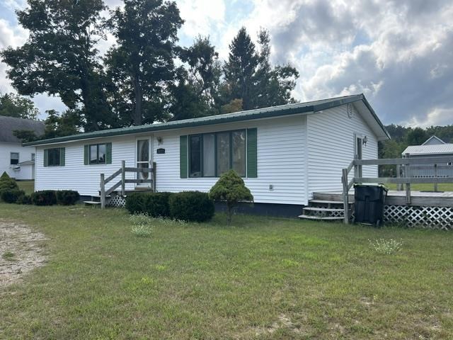 3802 Euclid Avenue Brutus MI 49716