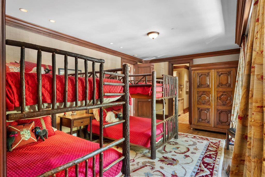 6028 Trillium Trail Harbor Springs MI 49740