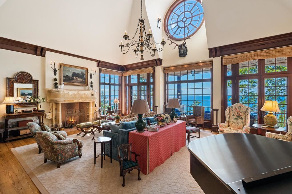 6028 Trillium Trail Harbor Springs MI 49740