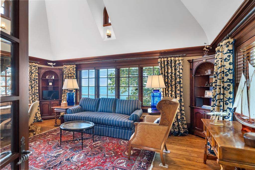 6028 Trillium Trail Harbor Springs MI 49740