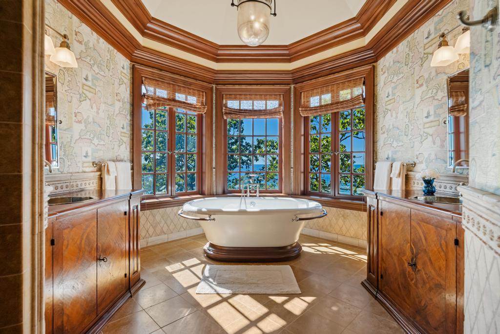 6028 Trillium Trail Harbor Springs MI 49740