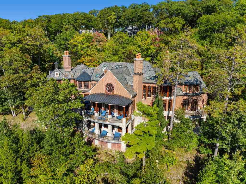 6028 Trillium Trail Harbor Springs MI 49740