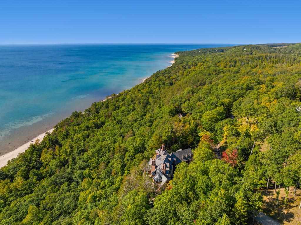 6028 Trillium Trail Harbor Springs MI 49740