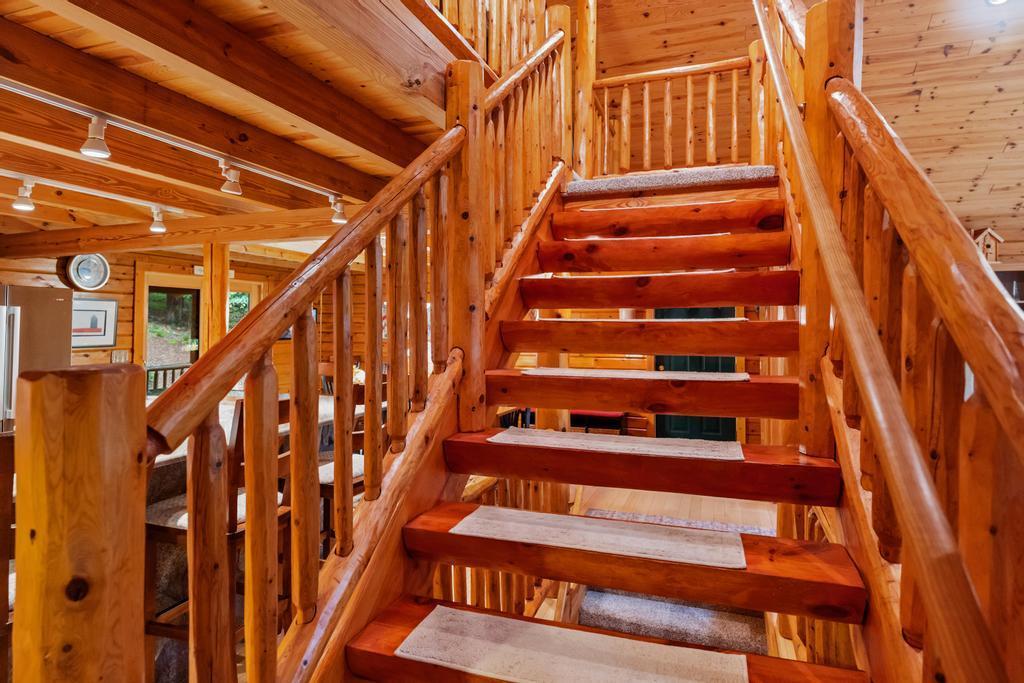 2645 Rosewood Lane Petoskey MI 49770