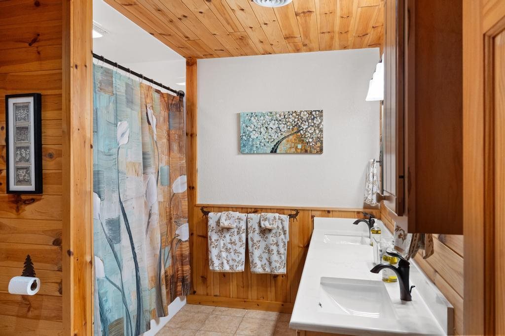 2645 Rosewood Lane Petoskey MI 49770