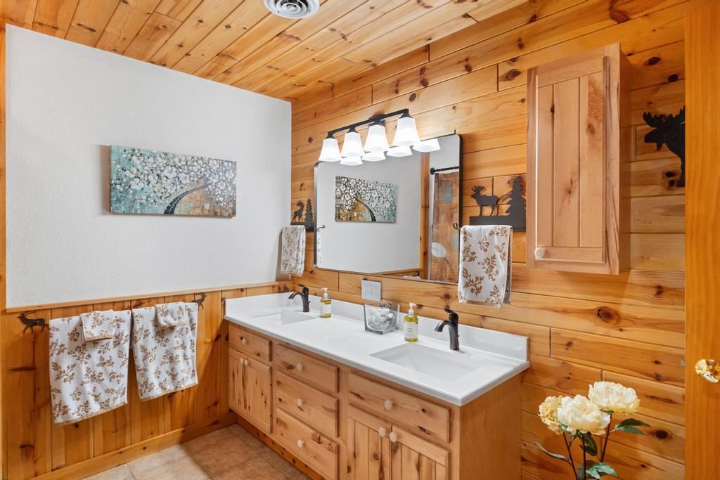 2645 Rosewood Lane Petoskey MI 49770