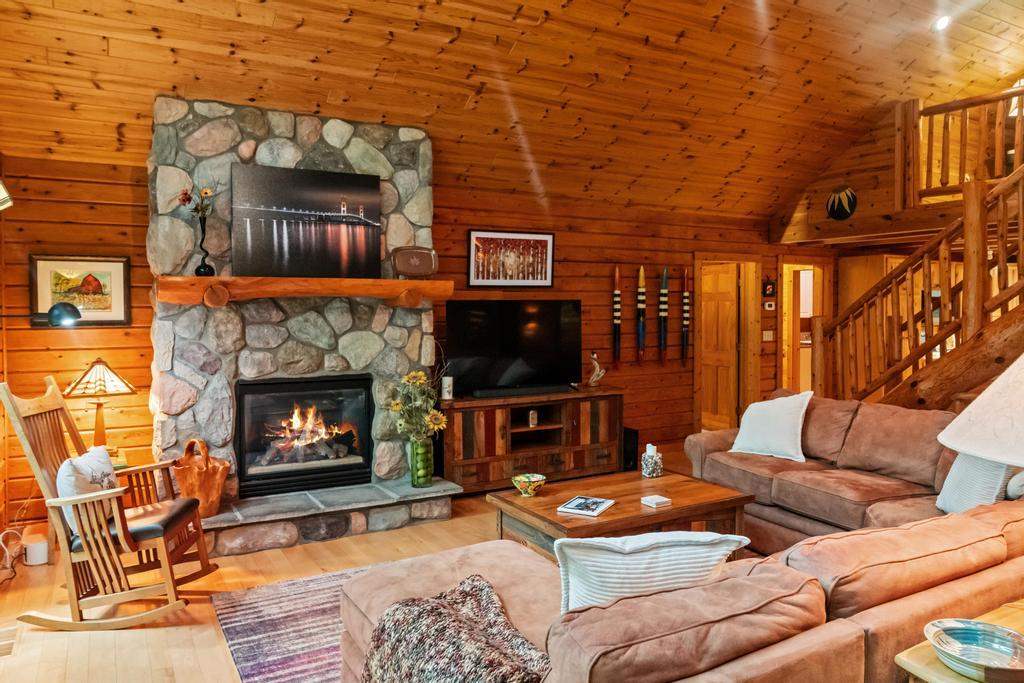 2645 Rosewood Lane Petoskey MI 49770