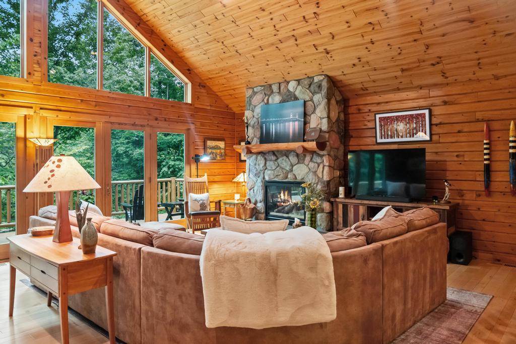 2645 Rosewood Lane Petoskey MI 49770