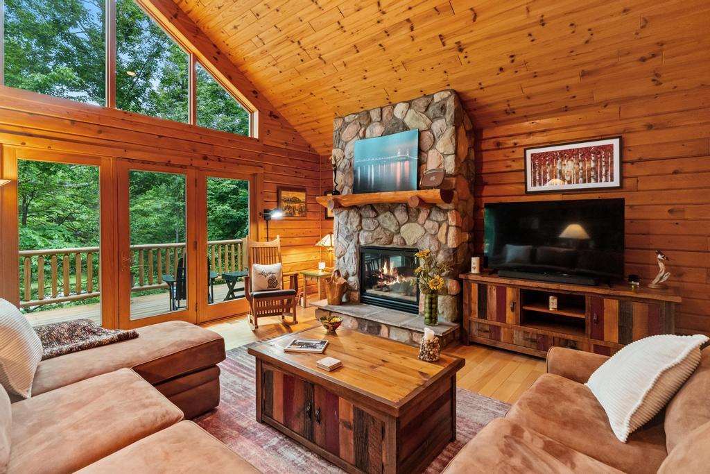 2645 Rosewood Lane Petoskey MI 49770