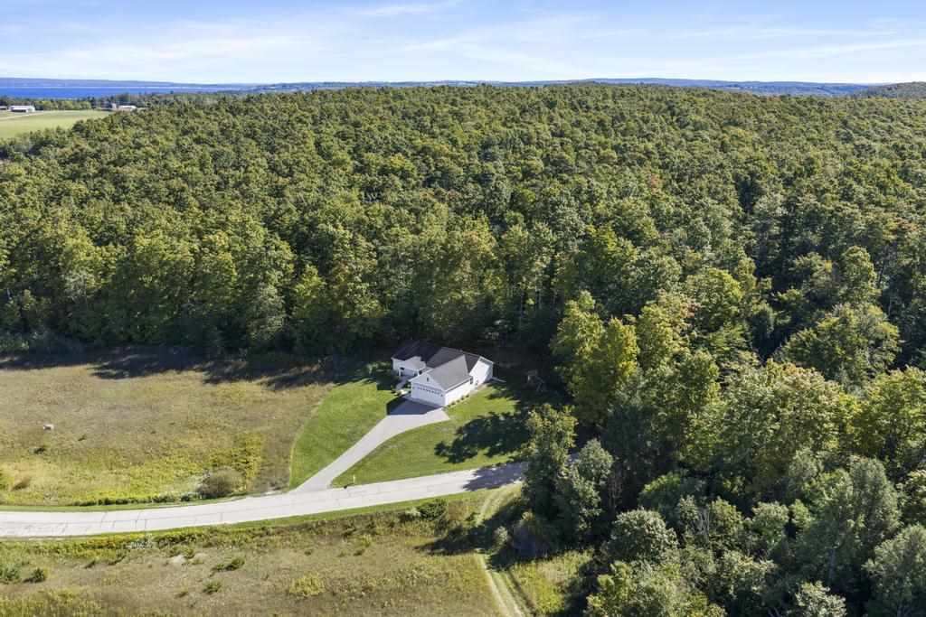 2355 Countryside Lane Petoskey MI 49770