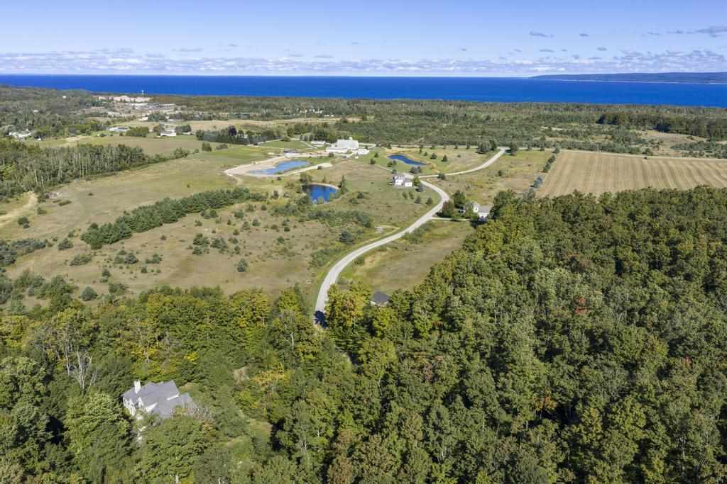 2355 Countryside Lane Petoskey MI 49770