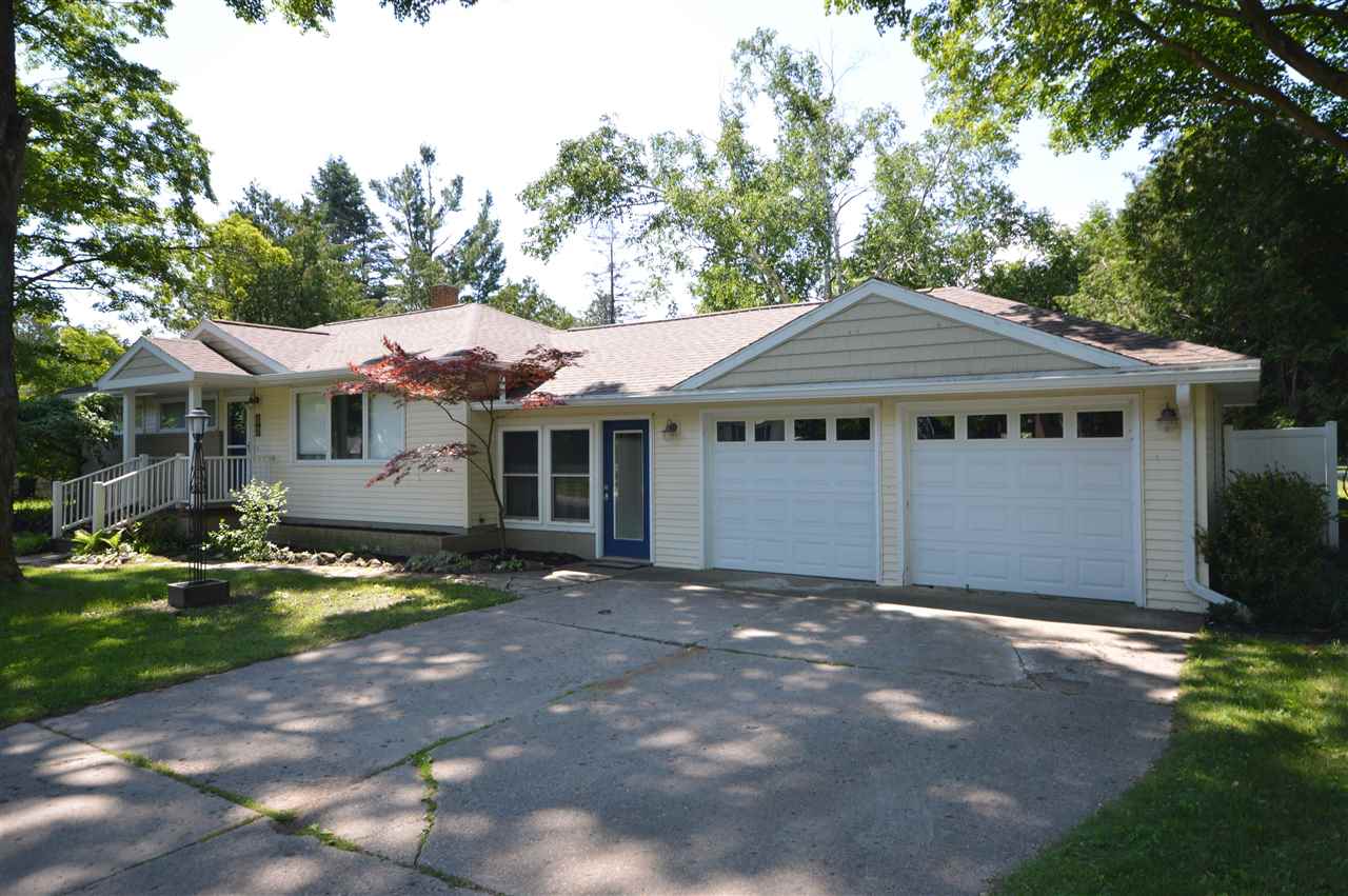 106 Oak Street Charlevoix MI 49720