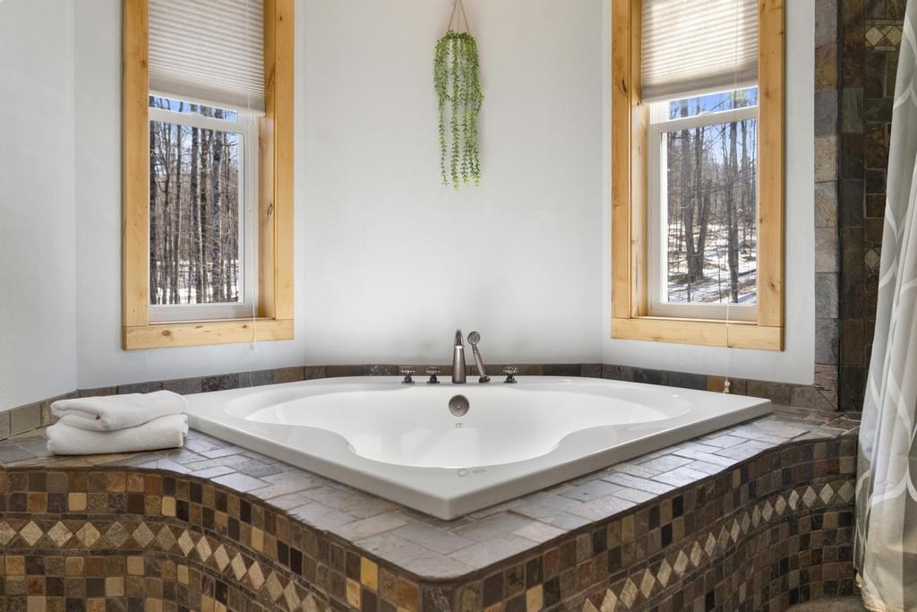 5592 Troon North Bellaire MI 49615