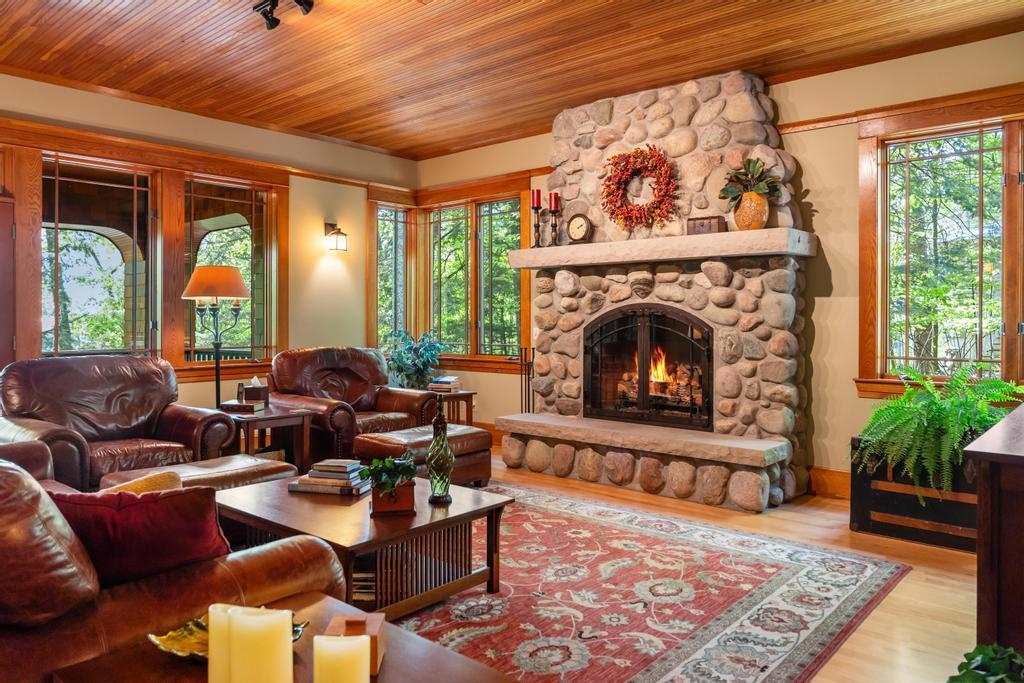 805 Glenn Drive Harbor Springs MI 49740